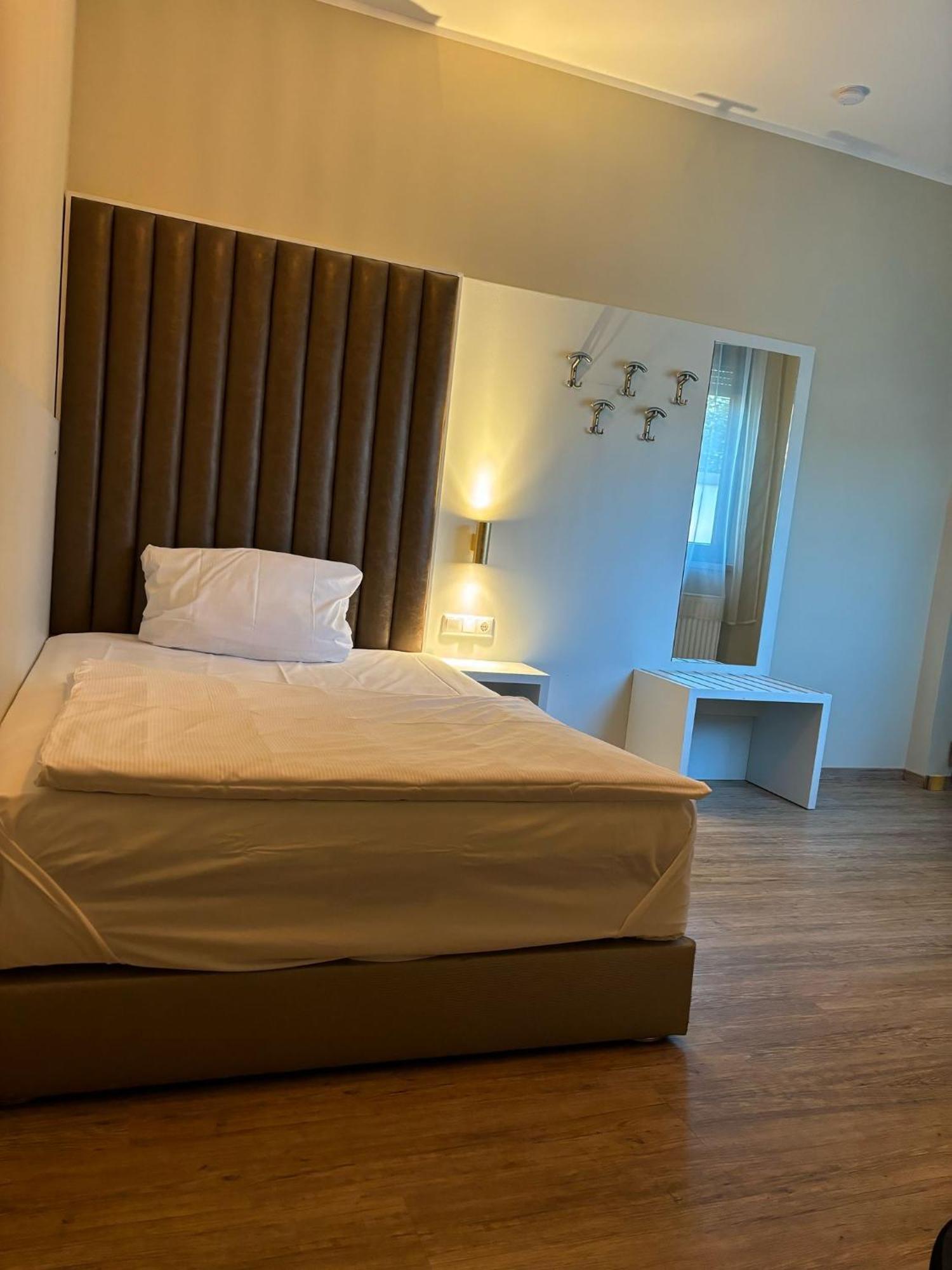 Hotel Athen Kelsterbach Frankfurt Airport Eksteriør billede
